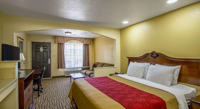 Двухместный люкс Super 8 by Wyndham Jackson MS Near the Fairgrounds