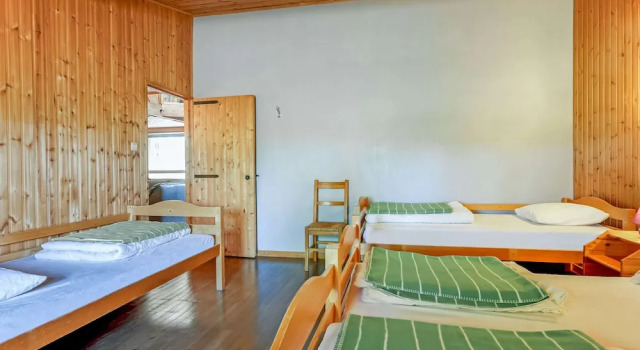 Nature Retreat for Families, Забронировать Отель Отели Land of Marche et Nassogne с парковкой, Парковка
