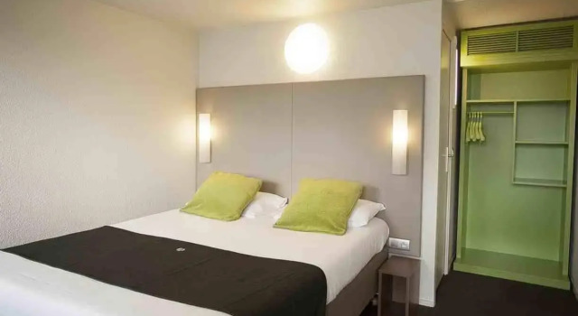 Brit Hotel Quimper Sud, Забронировать Отель Отели Finistère с парковкой, Парковка
