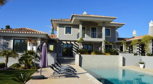 Вилла с балконом Modern Villa With Swimming Pool Near Carvoeiro