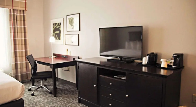 Четырёхместный номер Standard Country Inn & Suites by Radisson, Frackville , PA