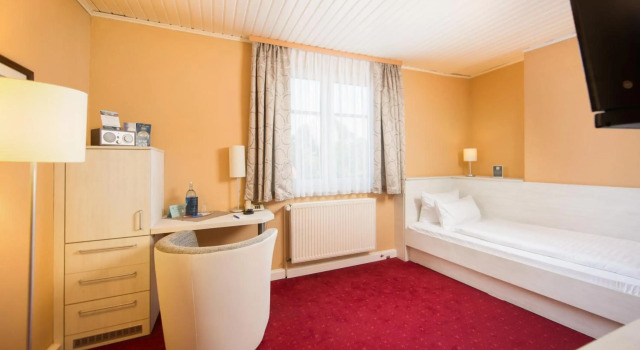 Hotel Am Alten Strom, Забронировать Отель Отели Ростока 3 звезды, рядом с Парк Варнемюнде-Кур, 3*
