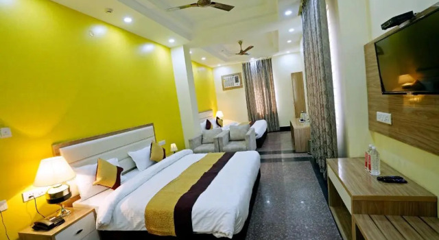 Семейный номер Deluxe Hotel SKS Grand Palace-Vrindāvan