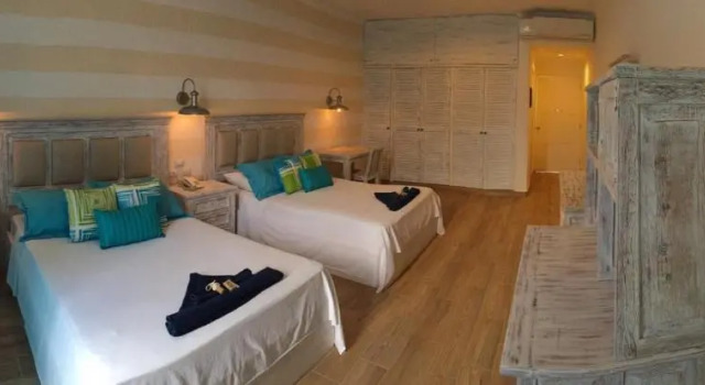 Четырёхместный номер Executive Coco Rio Hotel - Mamitas Beach Area