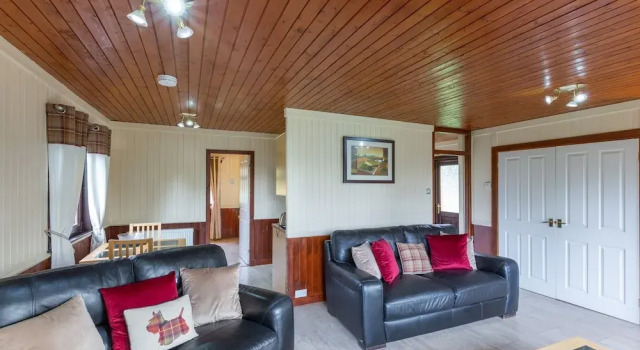 Primrose Lodge 4 with Hot Tub (H 2014) 57499, Book Hotel Minnigaff Scotland