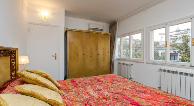 Venice Apartments San Samuele, Забронировать Апартаменты/квартира Отели Венеции с бассейном, рядом с Железнодорожный вокзал Венеция Санта Лючия, Бассейн