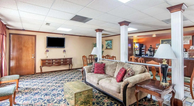 Econo Lodge, Rezervovat Hotel Cleveland Georgie