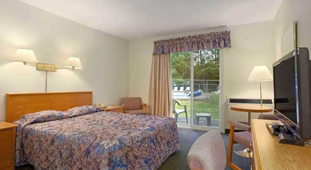 Двухместный номер Deluxe Travelodge by Wyndham Bracebridge