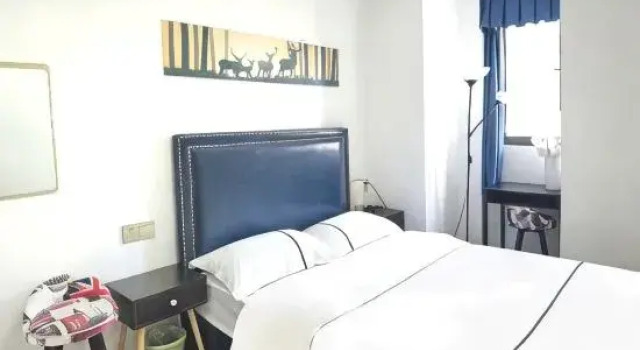 Семейный люкс Emperor Hotel (Chongqing Mixc City Xiejiawan Light Rail Station)