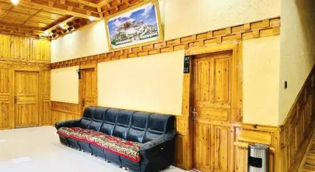 Donggu Homestay, Buchen Sie Hotel Tronang Sichuan