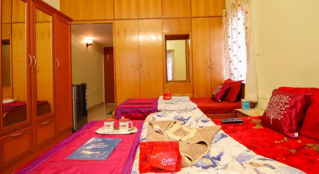 Двухместный номер Standard с балконом OYO 894 Apartment Hotel 510 Chetana