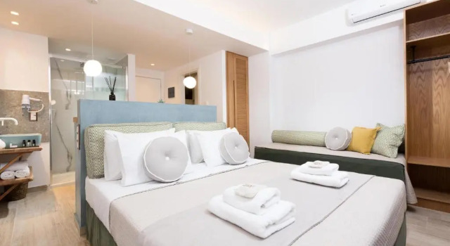 Трёхместный номер Deluxe с видом на море Hotel Villa Natassa