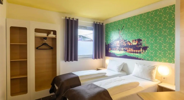Трёхместный номер Standard B&B Hotel Oberhausen am Centro
