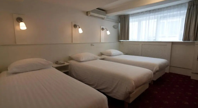 Трёхместный номер Standard Multatuli Hotel