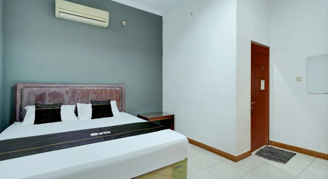 Двухместный люкс Hotel O Depok near Bhayangkara BRIMOB Hospital Formerly Hotel Mutiara Kelapa Dua Depok