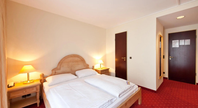 Двухместный номер Standard Garner Hotel Dusseldorf - Main Station by IHG