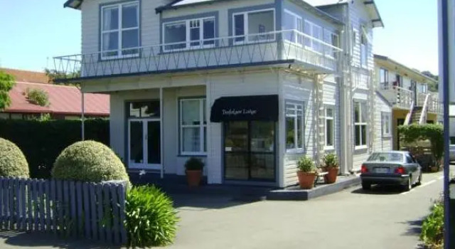 Коттедж Executive Trafalgar Lodge