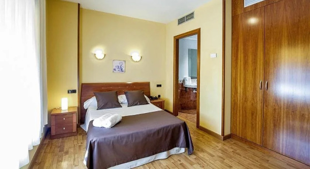 Hotel Ciutat de Tarrega, Book Hotel Tarrega Urgell