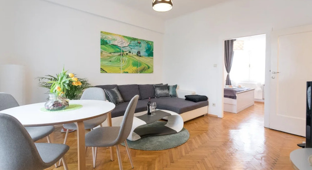 Fr.balcony-trendy neighborhood-2BR 45sqm