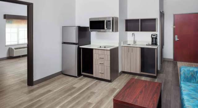 Четырёхместный люкс Deluxe La Quinta Inn & Suites by Wyndham Woodward