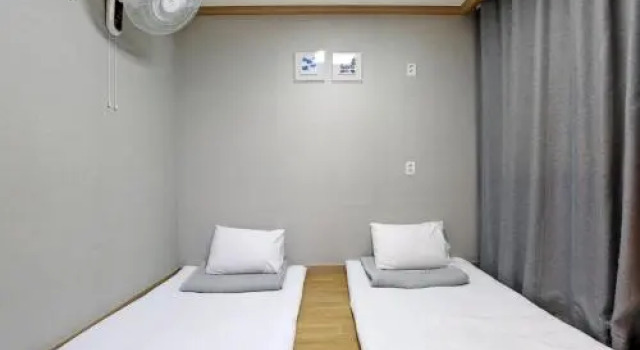 The Flower Road Guesthouse, Reserva ahora Hotel Hoteles en Jeolla del Sur con aparcamiento, Aparcamiento