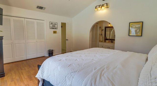 San Antonio Home w/ Private Pool: 5 Mi to Downtown, Забронировать Дом для отпуска Сан-Антонио Bexar County, рядом с Splashtown San Antonio