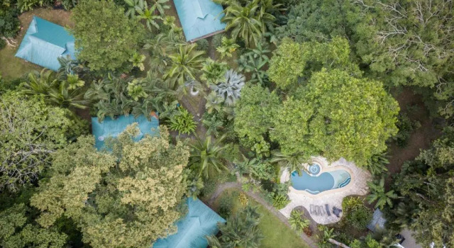 Бунгало с балконом и с видом на сад El Nido Jungle Lodge