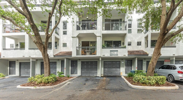 Modern Townhouse Apartments in Aventura, Varaa Huoneisto Hotellit Miami Beach uima-altaalla, Uima-allas