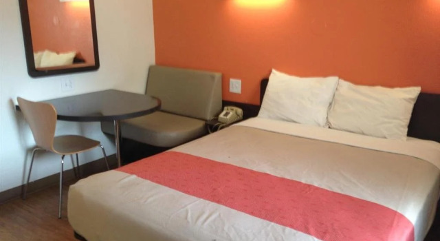 Motel 6 Stockton, CA - East, Book Motel Hoteller i Stockton med pool, Swimmingpool