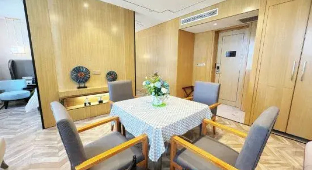 Люкс Executive Hanzhong Haitangchun Hotel (Tianhan Wetland Park Music Fountain)