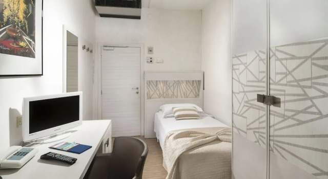 Одноместный номер Standard с красивым видом из окна Hotel Losanna