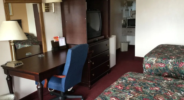 Четырёхместный номер Standard Belmont Inn and Suites