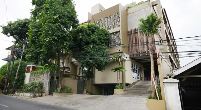 Airy Fatmawati Abdul Majid Raya 12 Jakarta