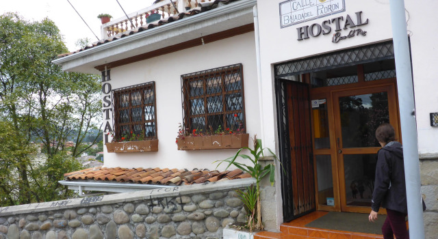 Hostal Casa Del Rio, Забронировать Отель Отели Куэнка 3 звезды, рядом с Old Cathedral, 3*