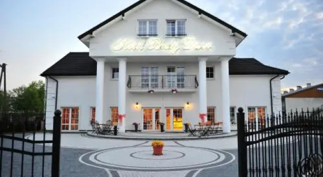 Hotel Biały Dwór, Забронировать Отель Отели Окунинка с парковкой, Парковка