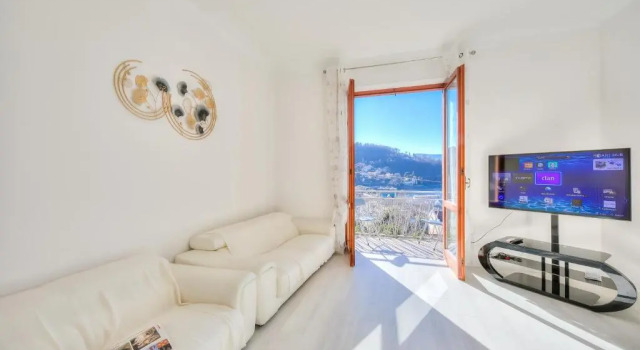 Sunny Apartment Lake View Laveno