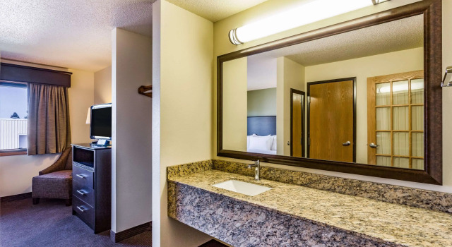 AmericInn by Wyndham Hampton, Rezerwuj Hotel Hampton Iowa
