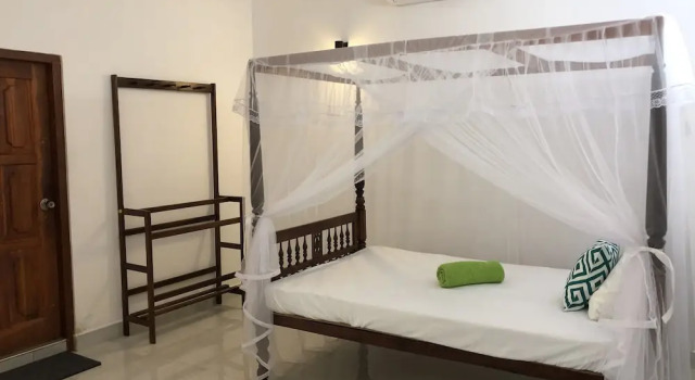 The Retreat Hotel, Забронировать Отель Недорогие отели Хиккадува, рядом с Коралловый риф Хиккадувы, недорого