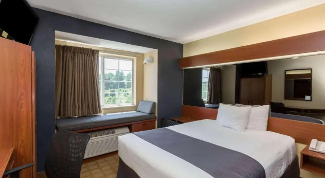 Номер Standard Microtel Inn & Suites by Wyndham Hillsborough