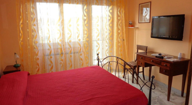 Domus della Radio, Prenota Hotel Portuense Roma