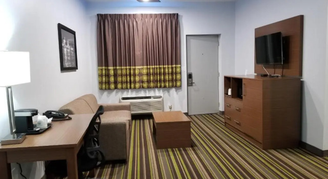 Люкс Super 8 by Wyndham Windsor/Dougall