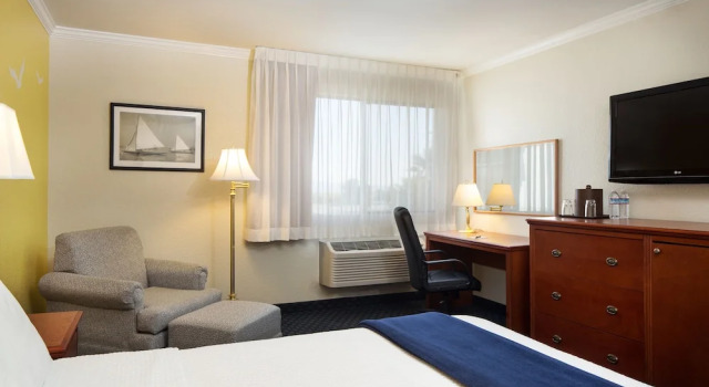 Двухместный номер Deluxe с балконом The Marina Inn on San Francisco Bay