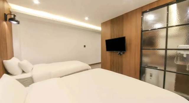 Люкс c 1 комнатой с видом на город Jeonju DanA Hotel