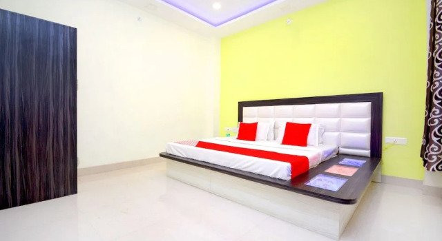 OYO 37809 Hotel Royal Lifestyle, Buchen Sie Hotel Abohar Punjab