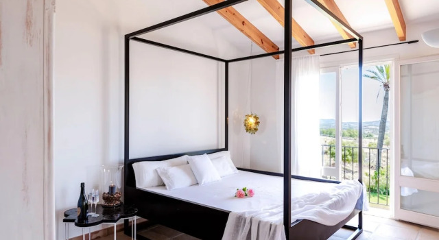 Villa With 3 Bedrooms in Sant Llorenç des Cardassar, With Wonderful se, Rezerwuj Willa Hotele w Majorka z parkingiem, Parking