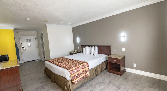 Одноместный номер Deluxe c 1 комнатой Hospitality Inn