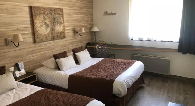 Трёхместный номер Standard с видом на сад Hôtel Burnichon