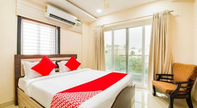 Capital O 46118 RR Towers, Rezerwuj Hotel Hotele w Andhra Pradesh z parkingiem, Parking