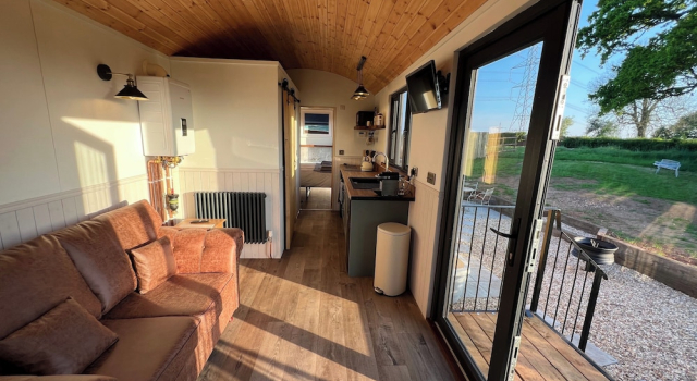 Whimple Shepherd Hut, Sleeps 2, Wood Fire & Garden, Rezervasyon Tatil Evi Merseyside villalar, Villa
