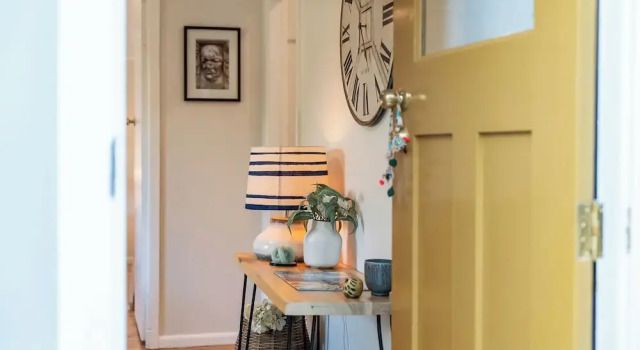 Коттедж с балконом Whispering Pines Cottages